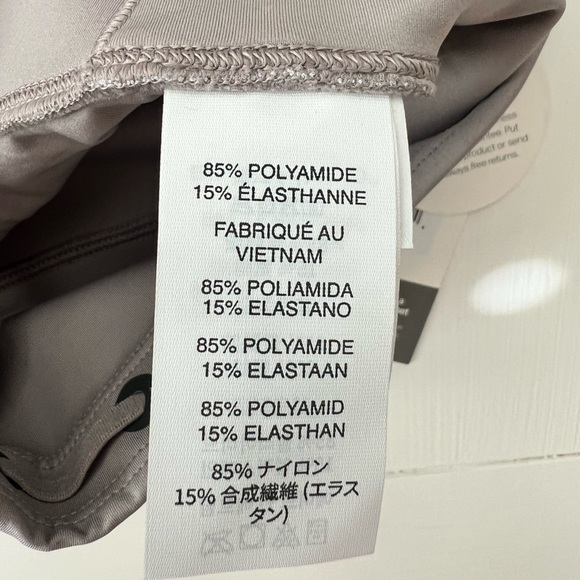 BNWT Vuori Evolve Zipped Legging, size M, Soft Pewter - Picture 8 of 10